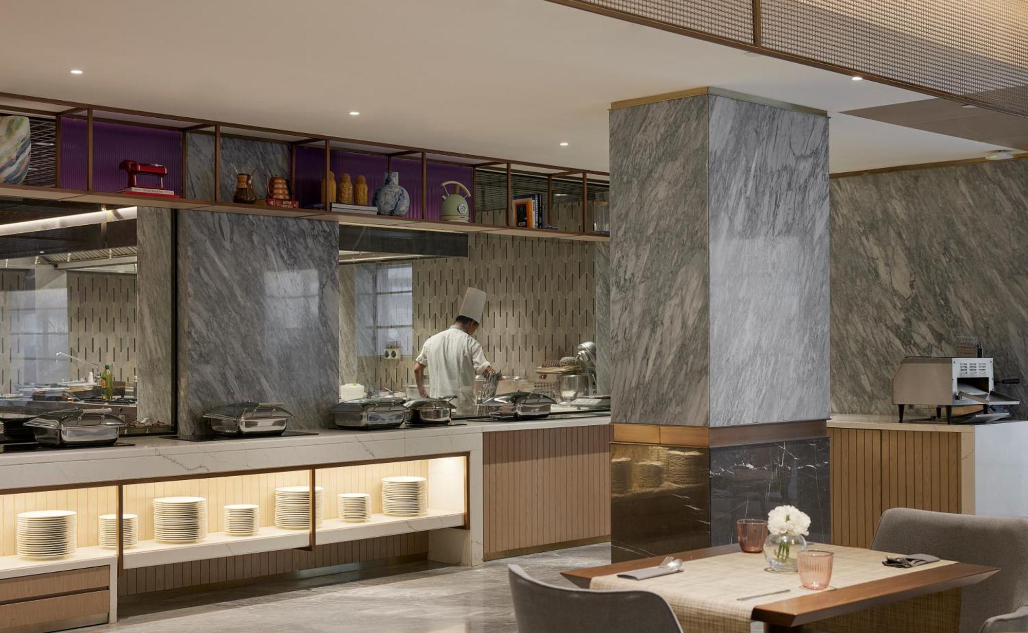 Astoria Hotel Mumbai Exterior photo