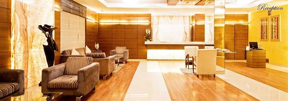 Astoria Hotel Mumbai Exterior photo
